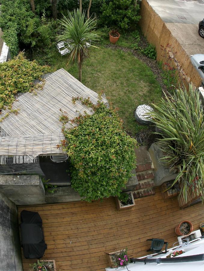Burlington Palace Eastbourne Seafront Villa With Garden. Exterior photo